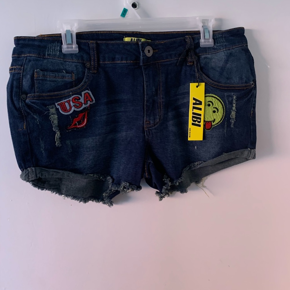 🛑Alibi Denim shorts